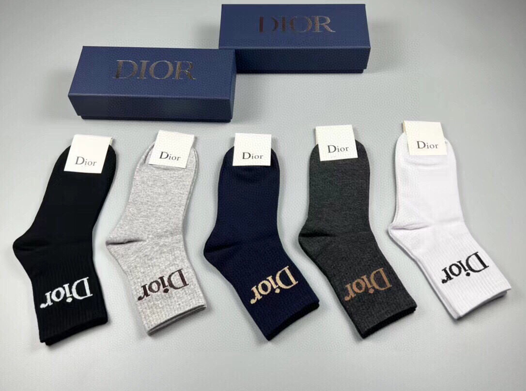  🆕Dior · 迪奥❗️D家新品短款袜子❗️【一盒五双】纯棉材质，上脚柔软舒适，经典的D家字母logo