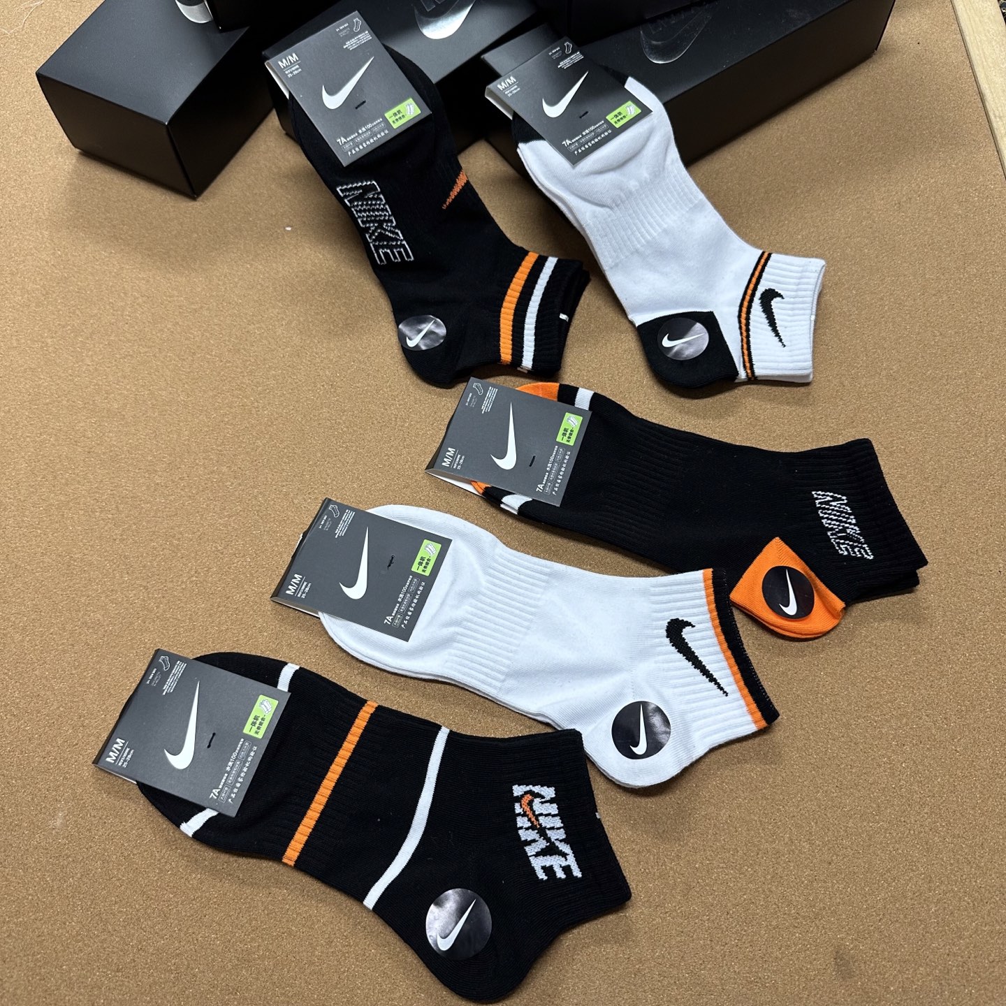  🆕☑️Nike · 耐克❗☑️️永远的经典永远的☑️❗️精梳棉材质，透气吸汗柔软舒适，上脚非常nice