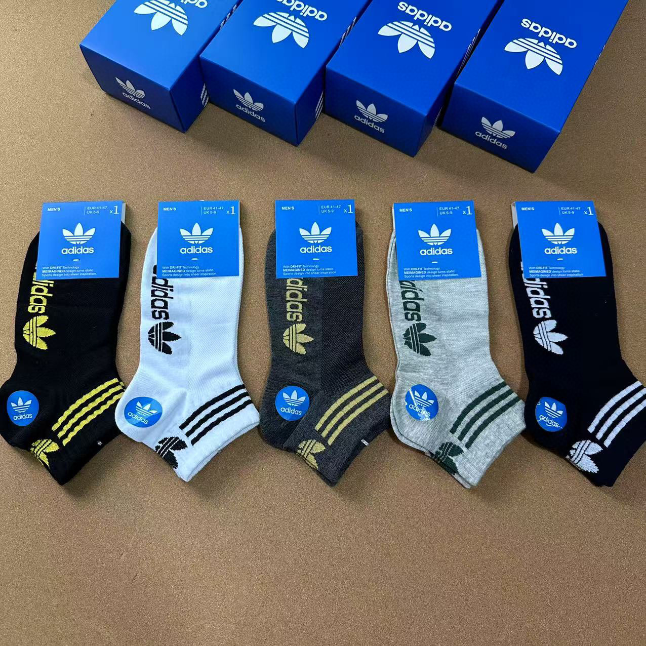 NO:351307,Adidas · Adidas · Adidas · New Men's Socks Jacquard Classic Logo Ins This Year's Super Hot Elements Single Products Pure Cotton Material, Very Soft and Comfortable Sports and Casual [One Box and Five Pairs] Socks, Stockings, Socks, adidas, socks19860909 Adidas · 阿迪达斯三叶草新品男款袜子提花经典标志ins今年超火爆元素单品纯棉材质,非常柔软舒适运动休闲两不误【一盒五双】袜子,丝袜,袜子,adidas,socks,accessory