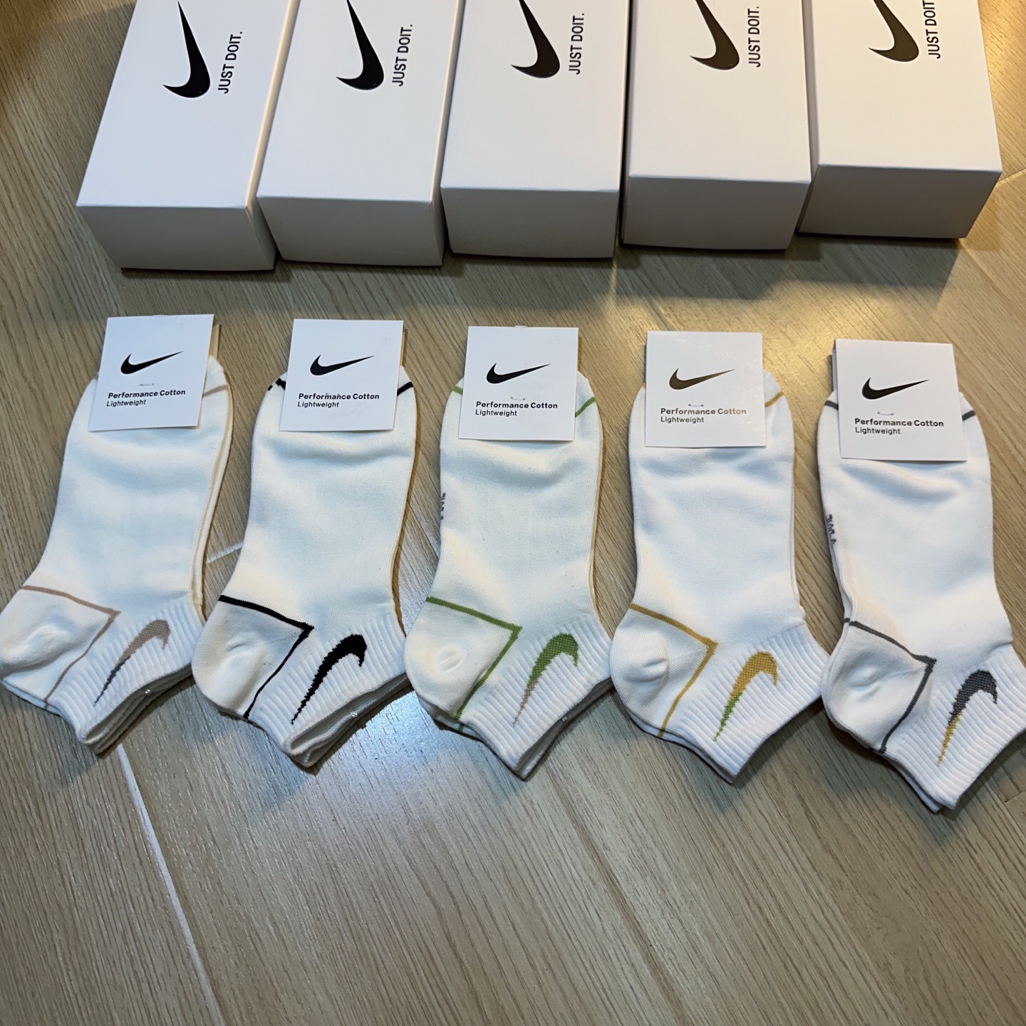 NO:353373,【NIKE · Nike】New Women's Little White Socks JUST DOIT. Logo is super nice and popular all over the Internet, definitely your matching artifact this spring and summer ins This year's super hot elements single products are made of combed cotton, very soft and comfortable [one box and five pairs] socks, stockings, socks, socks19860909【NIKE · 耐克】新品女款小白袜JUST DOIT. logo超级nice火爆全网,绝对是你这个春夏的搭配神器ins今年超火爆元素单品精梳棉材质,非常柔软舒适【一盒五双】袜子,丝袜,袜子,socks,accessory