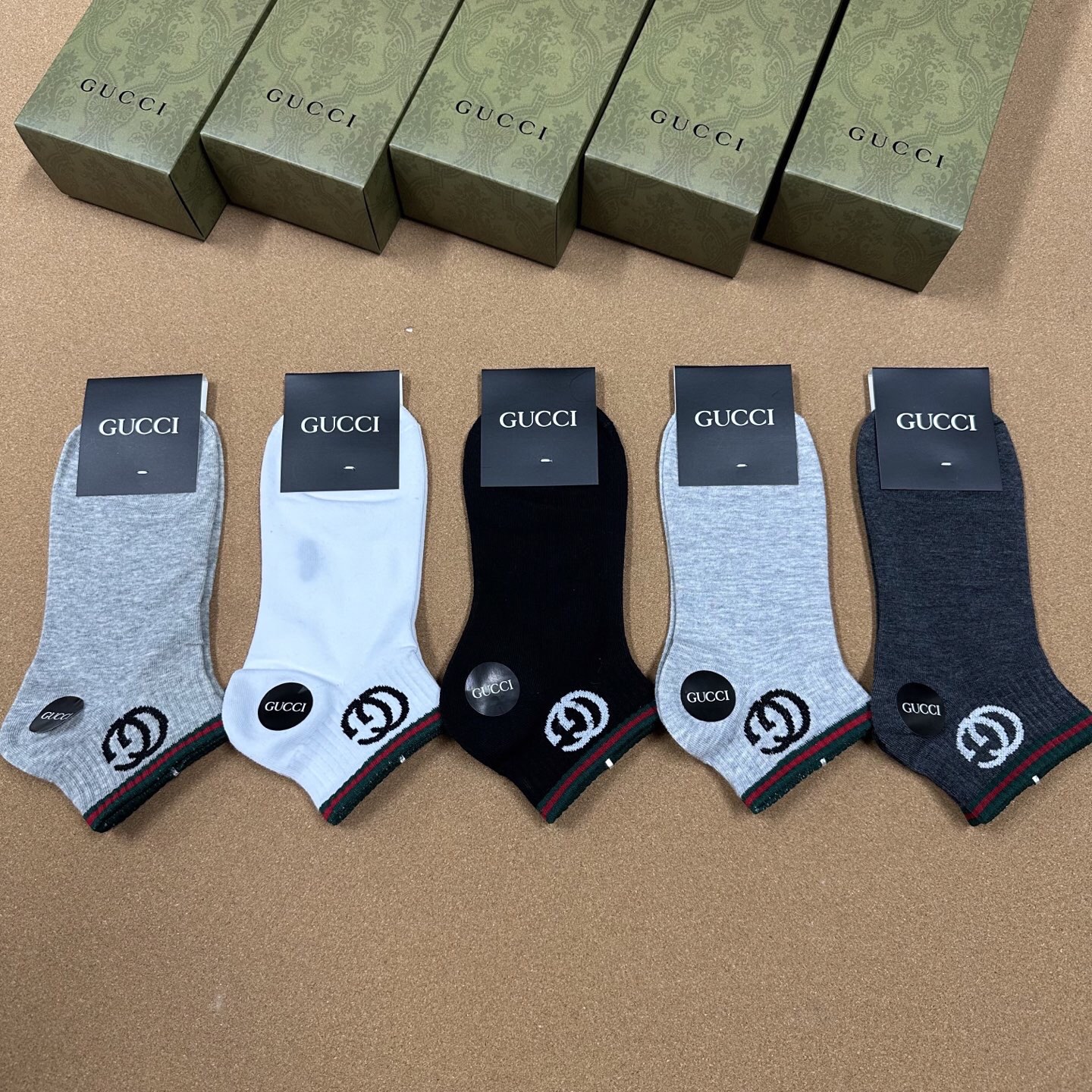 NO:357538,Gucci · Gucci G home new men's socks [one box and five pairs] G home counter synchronous socks, classic jacquard logo, super nice, super beautiful, super popular small items, big brands go out on the street, trendy people must have super easy to match socks, stockings, socks, gucci, gucci, socks19860909 Gucci · 古奇G家新品男款短袜【一盒五双】G家专柜同步短袜,提花经典标志,超级nice,实物超漂亮,超火爆小单品,大牌出街,潮人必备超好搭袜子,丝袜,袜子,gucci,gucci,socks,accessory