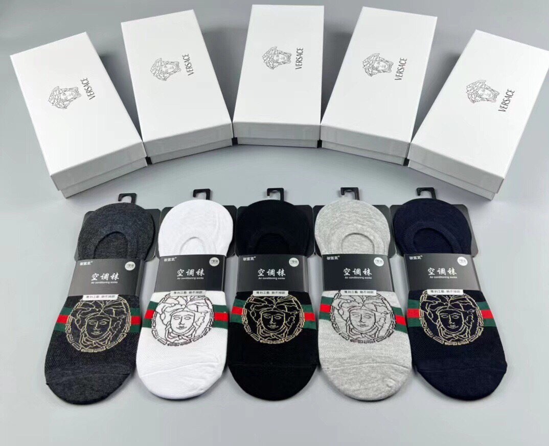 NO:358409,Versace · Versace's new men's invisible boat socks [one box and five pairs] woven pure cotton material, super soft and comfortable, jacquard classic beauty head logo, fully demonstrating the low-key luxury style of the brand's men. The extremely popular small items that never ended in the world, big brands are on the street, trendy people must have super easy to match socks, stockings, socks, versace, versace, socks19860909 Versace · 范思哲新品男款隐形船袜【一盒五双】纯棉材质织造,超柔软舒适,提花经典美人头标志,完全彰显该品牌男士的低调奢华风格,永不落幕的极简五色黑、藏蓝、深灰、浅灰、白ins超火爆小单品,大牌出街,潮人必备超好搭袜子,丝袜,袜子,versace,versace,socks,accessory