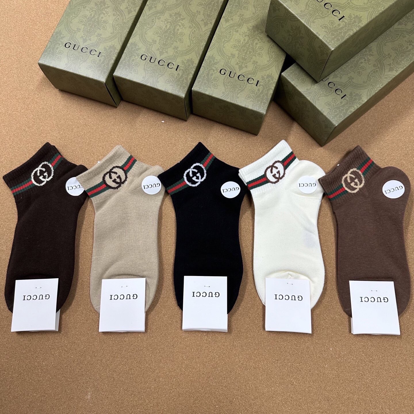 NO:359492,Gucci · Gucci G home new socks [one box and five pairs] classic jacquard logo, super nice, super beautiful, super popular small items, big brands go out on the street, trendy people must have super easy to match socks, stockings, socks, gucci, gucci, socks19860909 Gucci · 古奇G家新品短袜【一盒五双】提花经典标志,超级nice,实物超漂亮,超火爆小单品,大牌出街,潮人必备超好搭袜子,丝袜,袜子,gucci,gucci,socks,accessory