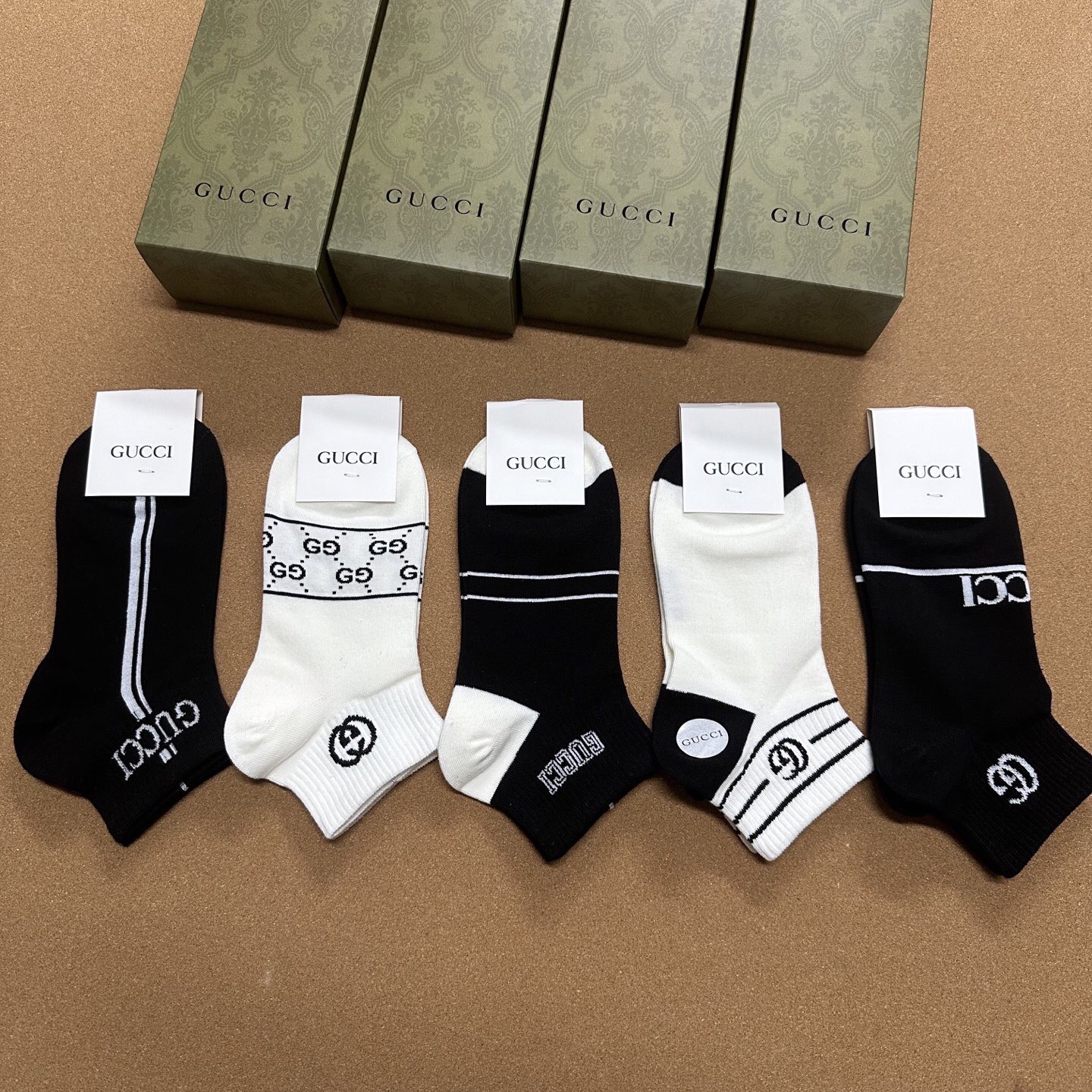 NO:359614,Gucci · Gucci G home new socks [one box and five pairs] classic jacquard logo, super nice, super beautiful, super popular small items, big brands go out on the street, trendy people must have super easy to match socks, stockings, socks, gucci, gucci, socks19860909 Gucci · 古奇G家新品短袜【一盒五双】提花经典标志,超级nice,实物超漂亮,超火爆小单品,大牌出街,潮人必备超好搭袜子,丝袜,袜子,gucci,gucci,socks,accessory