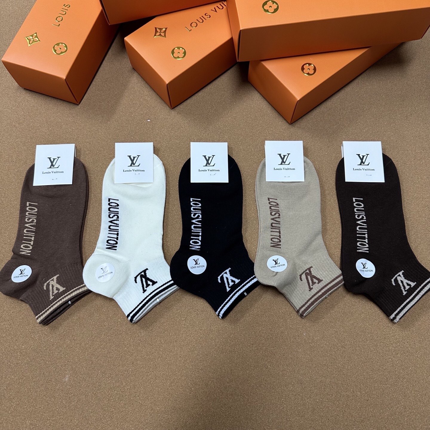 NO:361318,Louis Vuitton · Louis Vuitton donkey new products for women's socks [one box and five pairs] jacquard donkey's classic logo, made of pure cotton, breathable and comfortable, super nice super popular small items, big brands go out on the street, trendy people must have super easy to match socks, stockings, socks, louis vuitton, louis vuitton, louis vuitton, louis vuitton, louis vuitton, louis vuitton, louis vuitton, louis vuitton, louis vuitton, socks19860909 Louis Vuitton · 路易威登驴家新品女款袜子【一盒五双】提花驴家经典logo,纯棉材质制造,透气舒适,超级nice超火爆小单品,大牌出街,潮人必备超好搭袜子,丝袜,袜子,louis vuitton,louis vuitton,louis vuitton,louis vuitton,socks,accessory