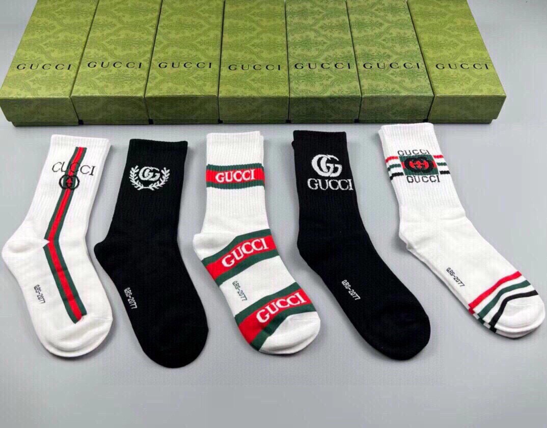 NO:363687,Gucci · Gucci · Gucci Da G's new high-tube socks [one box and five pairs] Classic double G logo is particularly tall and elegant, pure cotton material, breathable and comfortable, sports and casual versatile style, Ins super popular small items, big brands go out on the street, trendy people must have super easy to match socks and stockings, socks, gucci, gucci, socks19860909 Gucci · 古奇大G家新品高筒袜子【一盒五双】经典双G标志特显高大上,纯棉材质,透气舒适,运动休闲百搭款,ins超火爆小单品,大牌出街,潮人必备超好搭袜子丝袜,袜子,gucci,gucci,socks,accessory