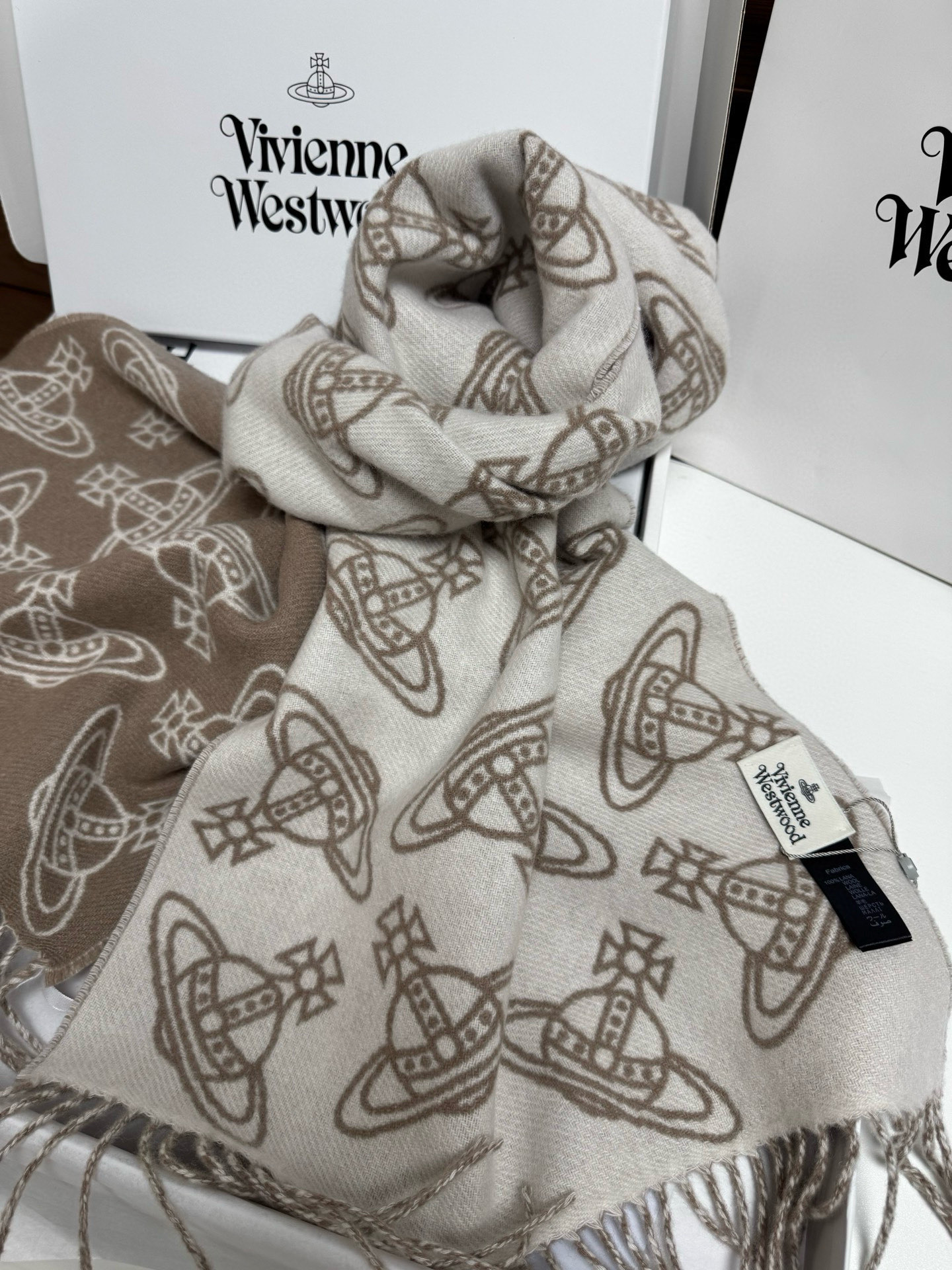 𝐢𝐯𝐢𝐞𝐧𝐧𝐞 𝐖𝐞𝐬𝐭𝐰𝐨𝐨𝐝🪐✨大土星新款围巾 vivienne westwood西太后土星 英国时