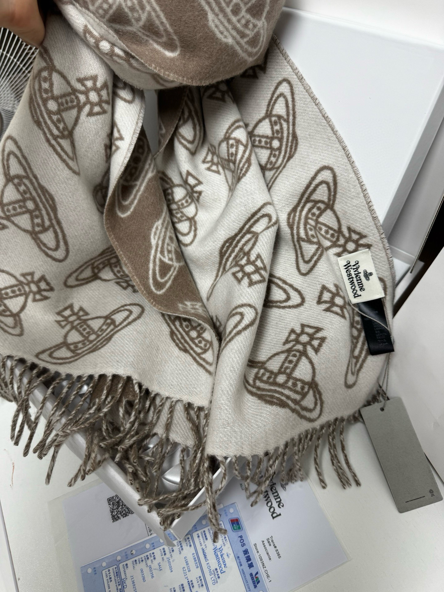 𝐢𝐯𝐢𝐞𝐧𝐧𝐞 𝐖𝐞𝐬𝐭𝐰𝐨𝐨𝐝🪐✨大土星新款围巾 vivienne westwood西太后土星 英国时