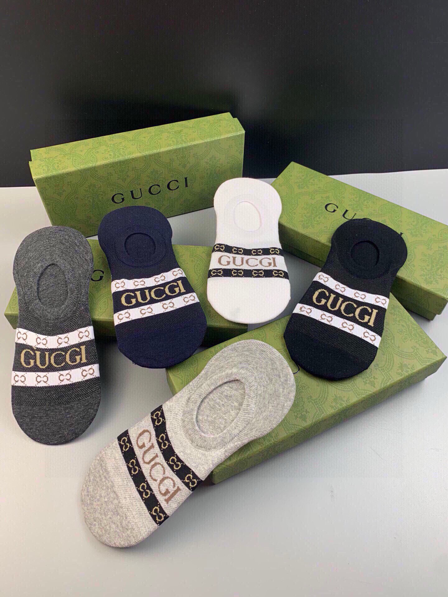 NO:584985,Gucci · Gucci G's new men's invisible socks [five pairs in a box] jacquard classic G's logo, pure cotton material, super comfortable and beautiful, big-name streetwear, fashionable people's must-have socks, stockings, socks, gucci, gucci, socks19860909 Gucci · 古奇G家新品男款隐形袜子【一盒五双】提花经典Ｇ家标志,纯棉材质,超舒适超美腻大牌出街,潮人必备超好搭袜子,丝袜,袜子,gucci,gucci,socks,accessory