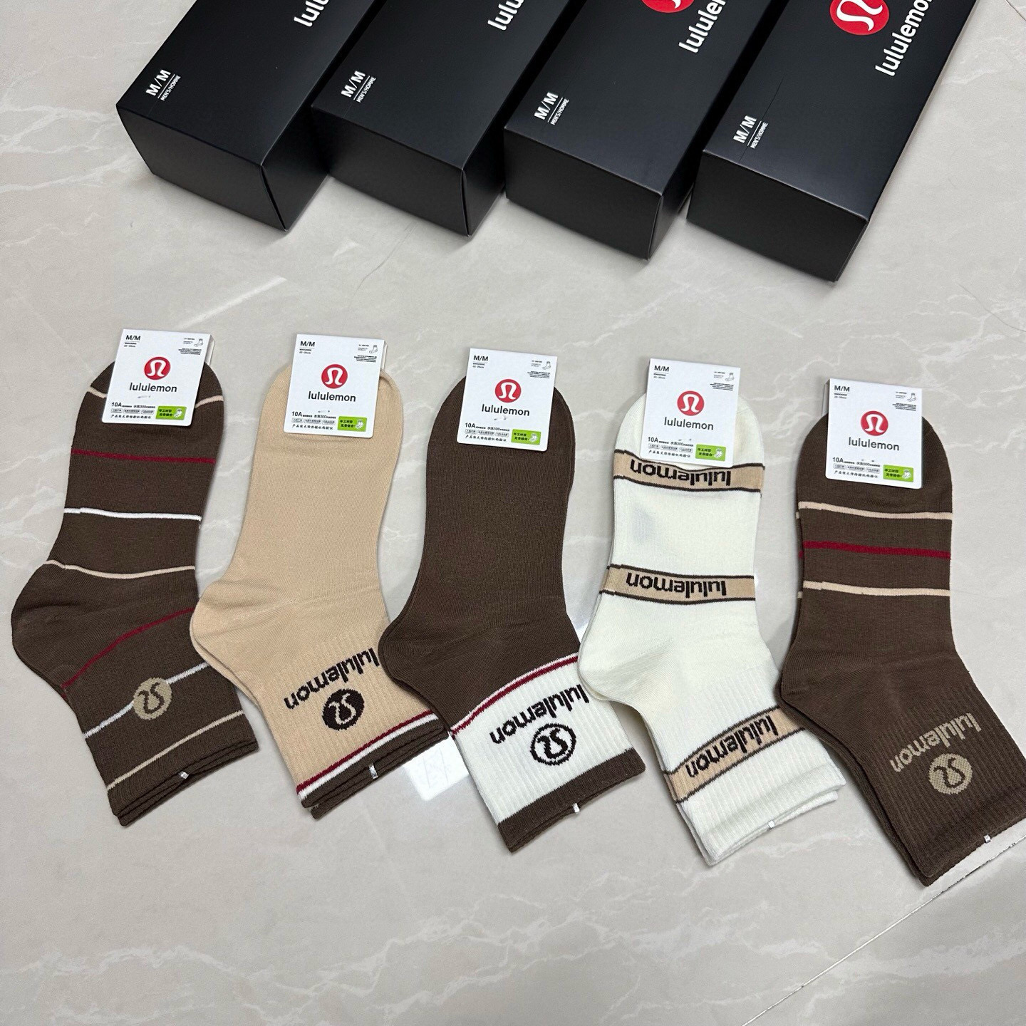 NO:585847,Lululemon · Lululemon new women's mid-calf socks [five pairs in a box] jacquard classic logo, made of pure cotton material, breathable and comfortable, super nice and popular small items, big names on the street, fashionable people must-have super easy-to-match socks, stockings, socks, socks19860909 Lululemon · 露露露露新品女款中筒袜子【一盒五双】提花经典标志,纯棉材质制造,透气舒适,超级nice超火爆小单品,大牌出街,潮人必备超好搭袜子,丝袜,袜子,socks,accessory