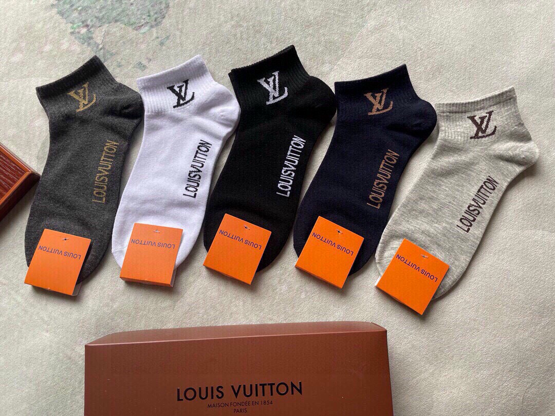 🆕LOUIS VUITTON · 路易威登❗️大驴家新品男款袜子❗️【一盒五双】纯棉材质,柔软舒适,提花经典图案标志,炒鸡好看❗️大牌出街,潮人必备🔥超好搭❗️