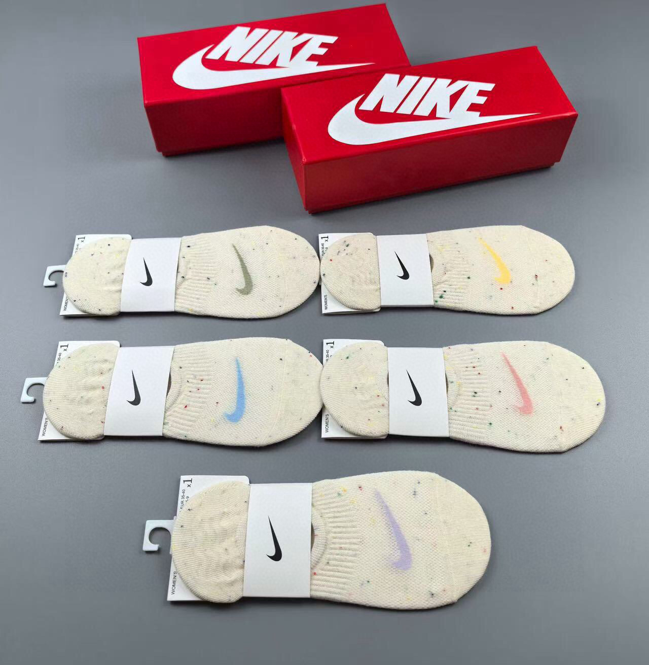 P40 🆕Nike · 耐克❗️☑️新品女款隐形袜子❗️【一盒五双】提花经典☑️标志，纯棉材质，超舒适超美腻❗️大牌出街，潮人必备🔥超好搭❗️