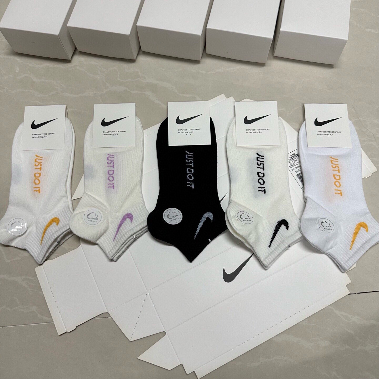 NO:640460,Nike · Nike Nike's new women's boat socks, forever classic and forever made of combed cotton material, breathable, sweat-absorbent, soft and comfortable, very nice on the feet [five pairs in a box] socks, stockings, socks, socks19860909 Nike · 耐克耐克新品女款船袜,永远的经典永远的精梳棉材质,透气吸汗柔软舒适,上脚非常nice【一盒五双】袜子,丝袜,袜子,socks,accessory