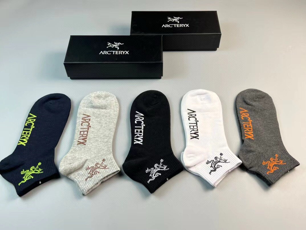 NO:702267,[Arc'teryx] Men's new short socks made of pure cotton material, jacquard classic Arc'teryx logo, breathable, sweat-absorbent, soft and comfortable, very nice on the feet, business trend, first choice for bosses and elders [five pairs in a box] socks, stockings, socks arc'teryx, socks19860909【始祖鸟】男款新品短款袜子纯棉材质织造,提花经典始祖鸟标志,透气吸汗柔软舒适,上脚非常nice商务风潮,送领导送长辈首选【一盒五双】袜子,丝袜,袜子arc'teryx,socks,accessory