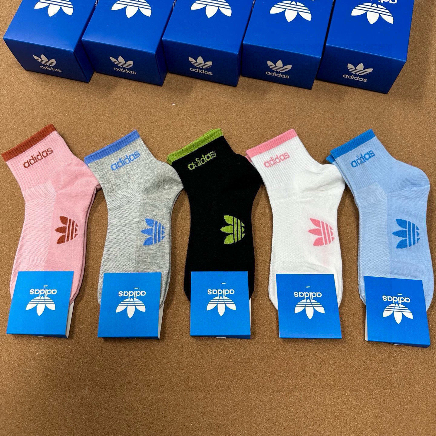 NO:702289,Adidas · Adidas' new women's mid-calf socks, popular all over the Internet, the clover logo, super nice design, stunning, super good-looking, super popular element this year, pure cotton material, very soft and comfortable [five pairs in a box] socks, stockings, socks, adidas, socks19860909 Adidas · 阿迪达斯新品女款中筒袜,火爆全网的三叶草logo超级nice设计惊艳绝伦超级好看ins今年超火爆元素单品纯棉材质,非常柔软舒适【一盒五双】袜子,丝袜,袜子,adidas,socks,accessory