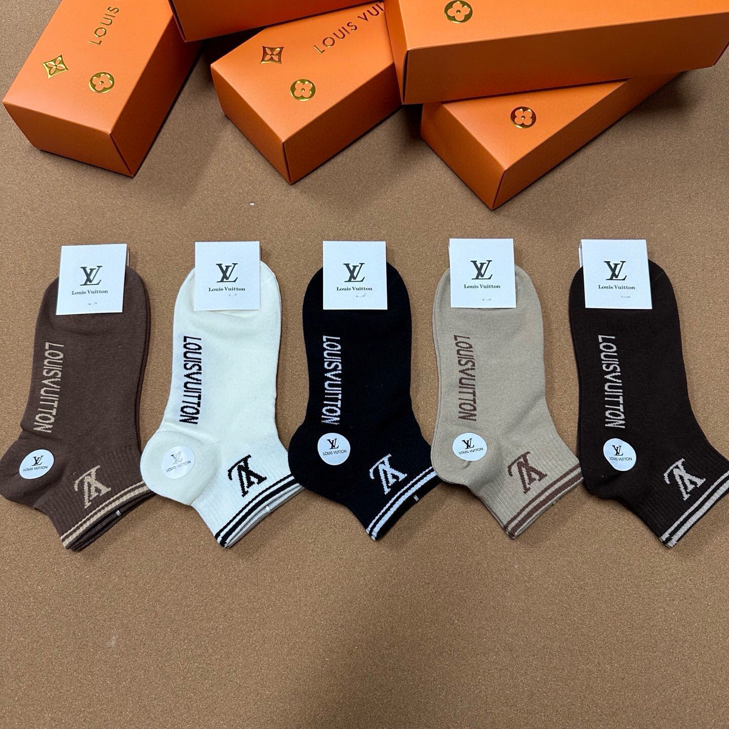 NO:718942,Louis Vuitton · Louis Vuitton's new women's socks [five pairs in a box] jacquard Lvjia's classic logo, made of pure cotton, breathable and comfortable, super nice and super popular small items, big-name streetwear, fashionable people must-have super easy-to-match socks, stockings, socks, louis vuitton, louis vuitton, louis vuitton, louis vuitton, socks19860909 Louis Vuitton · 路易威登驴家新品女款袜子【一盒五双】提花驴家经典logo,纯棉材质制造,透气舒适,超级nice超火爆小单品,大牌出街,潮人必备超好搭袜子,丝袜,袜子,louis vuitton,louis vuitton,louis vuitton,louis vuitton,socks,accessory