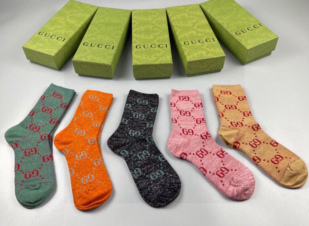 NO:768347,Gucci · Gucci super classic mid-calf socks [five pairs in a box] a classic model that has been sold at G’s counters. It is made of double-needle, double-pass pure cotton, with sparkling gold threads. It is super beautiful in real life. It is soft and comfortable on the feet. It is super sweat-absorbent and breathable. It is a super popular small item in ins. Big brands go out. It is a must-have for fashionable people. Super easy-to-match socks, stockings, socks, gucci, gucci, socks19860909 Gucci · 古奇超级经典中筒袜子【一盒五双】G家专柜一直在售的经典款,双针双路纯棉织造,加上闪闪金丝线,实物超漂亮,上脚柔软舒适,吸汗透气性超 ins超火爆小单品,大牌出街,潮人必备超好搭袜子,丝袜,袜子,gucci,gucci,socks,accessory