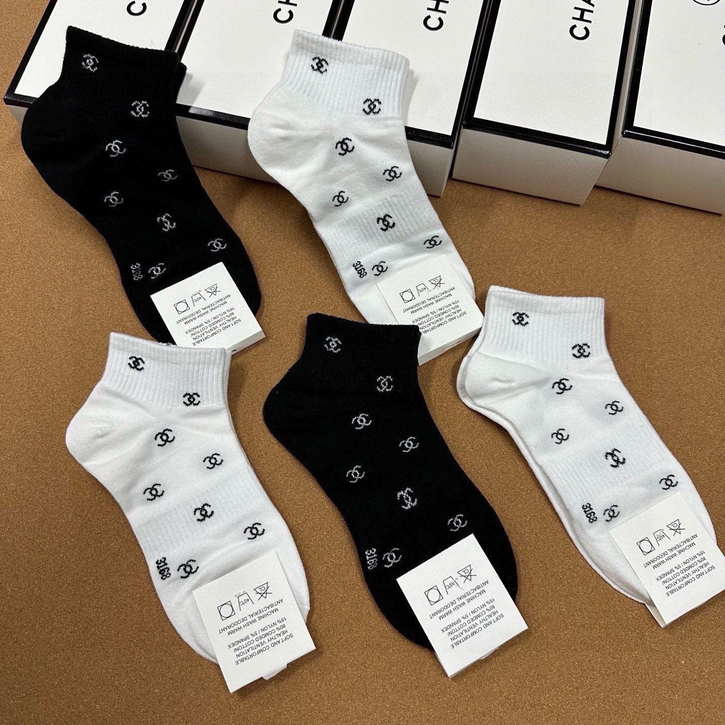 🆕CHANEL · 香奈儿❗️小香新品女款袜子❗️【一盒五双】纯棉材质，柔软舒适透气，经典双C标识，炒鸡