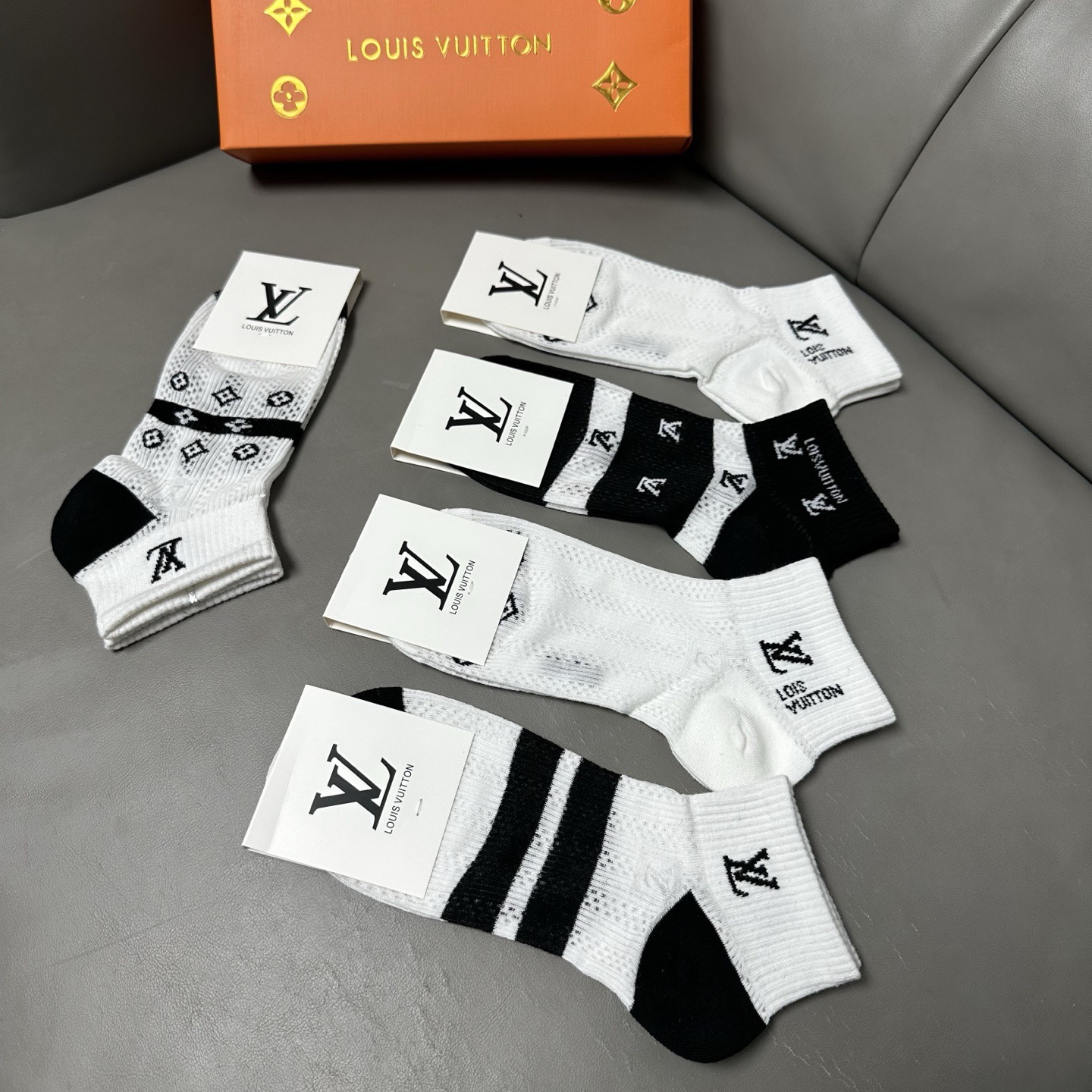 🆕Louis Vuitton · 路易威登❗️驴家新品女款袜子❗️【一盒五双】提花驴家经典logo，纯棉