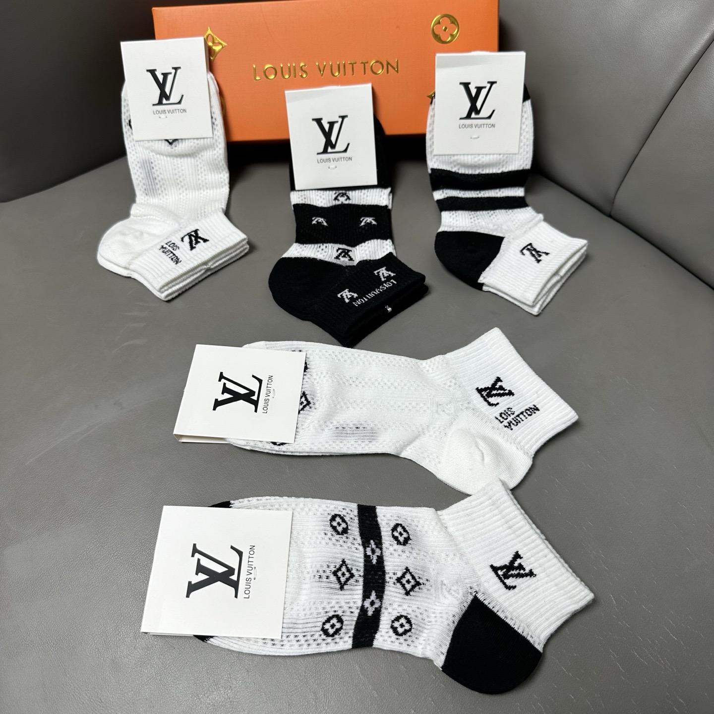 🆕Louis Vuitton · 路易威登❗️驴家新品女款袜子❗️【一盒五双】提花驴家经典logo，纯棉