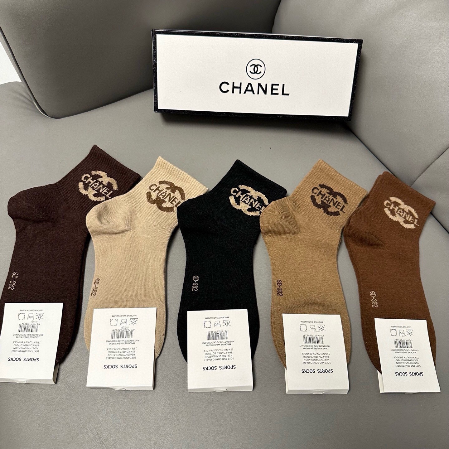 🆕CHANEL · 香奈儿❗️香奶奶家新品女款袜子❗️【一盒五双】纯棉材质，柔软舒适透气，经典双C标识，
