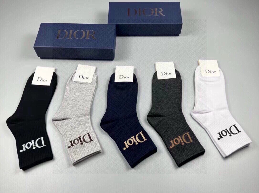 🆕Dior · 迪奥❗️D家新品短款袜子❗️【一盒五双】纯棉材质，上脚柔软舒适，经典的D家字母logo，