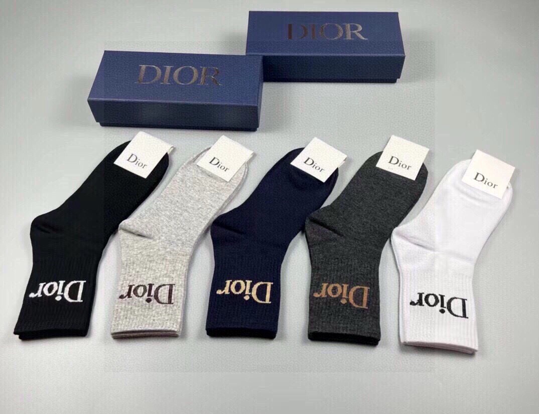 🆕Dior · 迪奥❗️D家新品短款袜子❗️【一盒五双】纯棉材质，上脚柔软舒适，经典的D家字母logo，