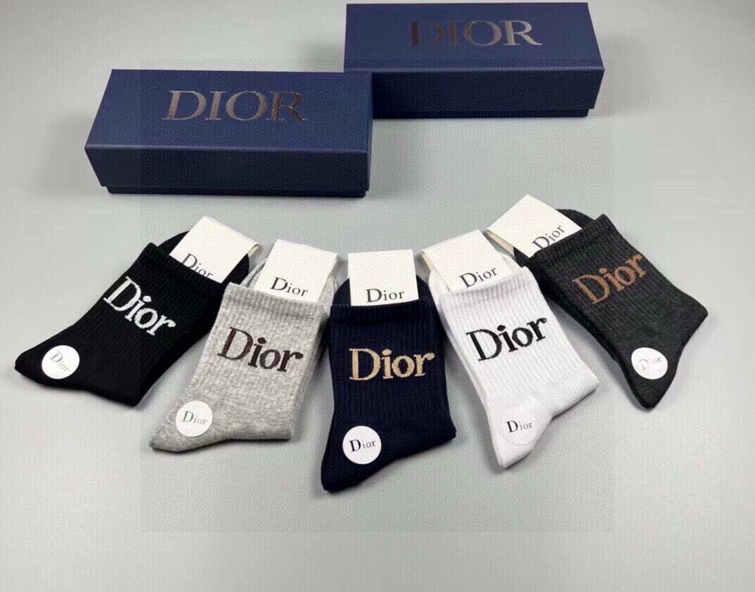 🆕Dior · 迪奥❗️D家新品短款袜子❗️【一盒五双】纯棉材质，上脚柔软舒适，经典的D家字母logo，