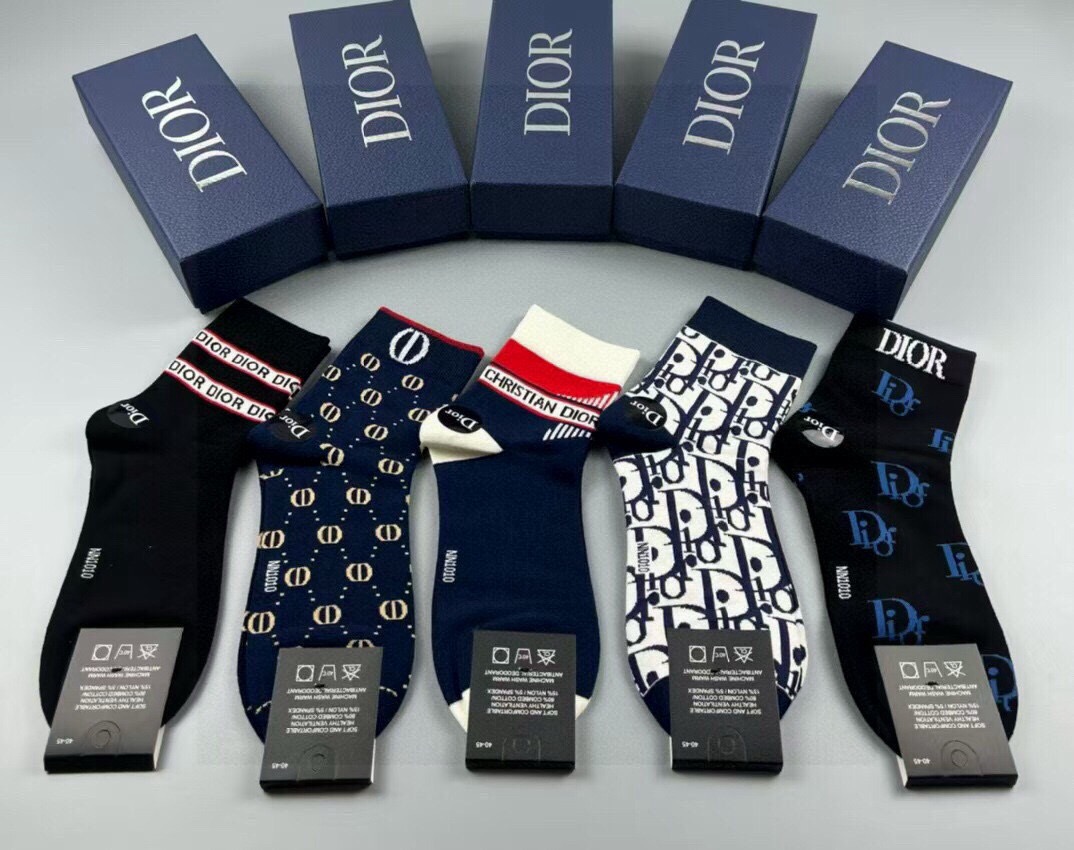 🆕Dior · 迪奥❗️D家新品男款袜子❗️【一盒五双】提花品牌logo，简单大气，实物超漂亮，经超火爆