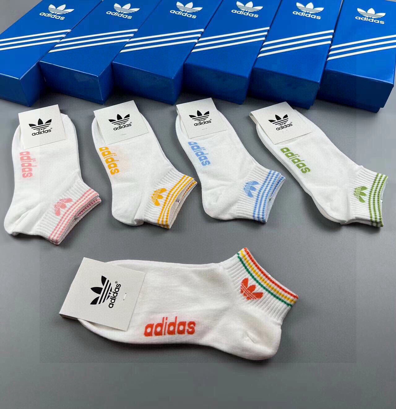🆕Adidas · 阿迪达斯❗️新品女款小白袜，火爆全网的三叶草❗️☘️logo超级nice❗️❗️设计