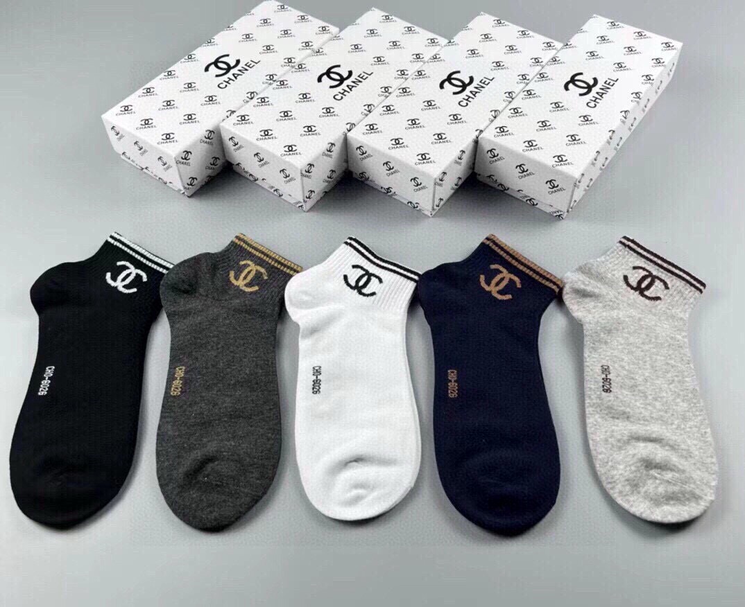🆕CHANEL · 香奈儿❗️香奶奶家经典男款袜子❗️【一盒五双】纯棉材质，柔软舒适透气，提花经典品牌全