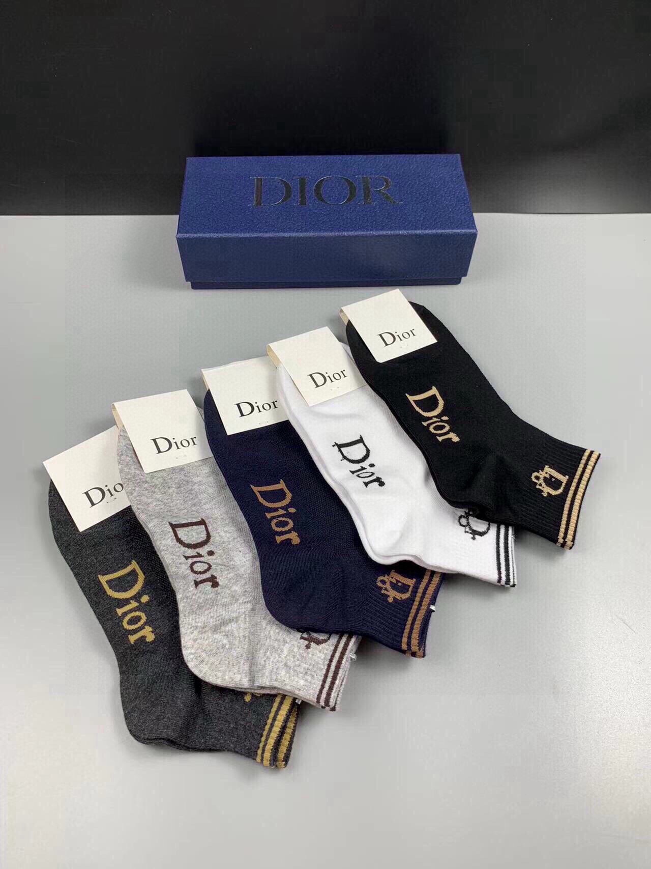 🆕Dior · 迪奥❗️D家新品短款袜子❗️【一盒五双】纯棉材质，上脚柔软舒适，经典的D家字母logo，