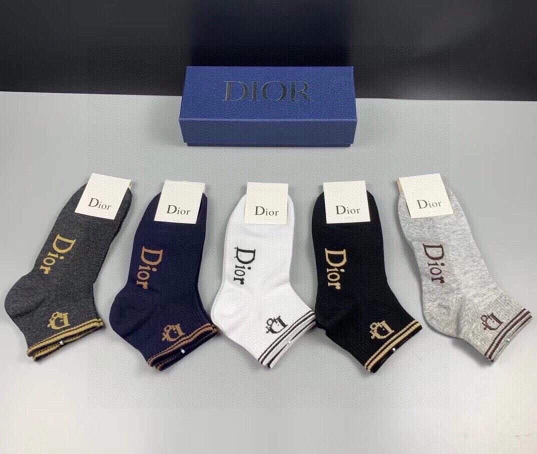🆕Dior · 迪奥❗️D家新品短款袜子❗️【一盒五双】纯棉材质，上脚柔软舒适，经典的D家字母logo，