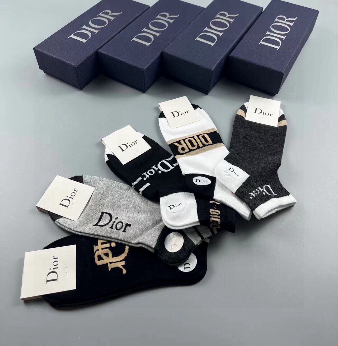 🆕Dior · 迪奥❗️D家新品男款袜子❗️【一盒五双】提花品牌logo，简单大气，实物超漂亮，经超火爆