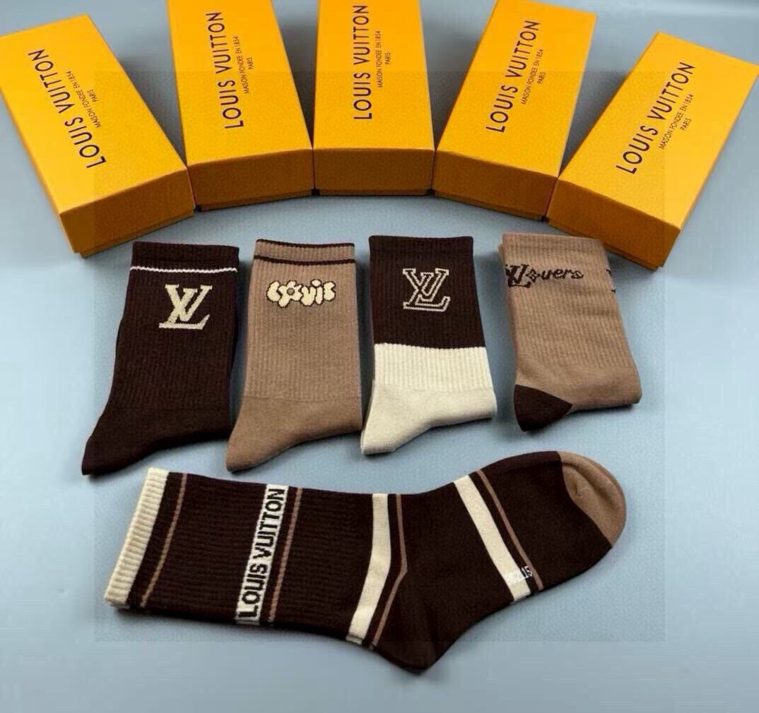 🆕Louis Vuitton · 路易威登❗️驴家新品女款高筒袜子❗️【一盒五双】纯棉材质，提花经典标志