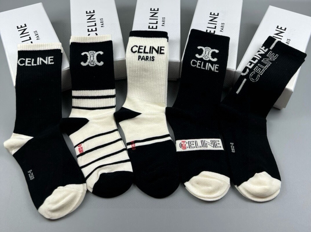 🆕Celine · 赛琳❗️CE家新品女款中筒袜子❗️【一盒五双】纯棉材质，柔软舒适透气，提花经典CE标