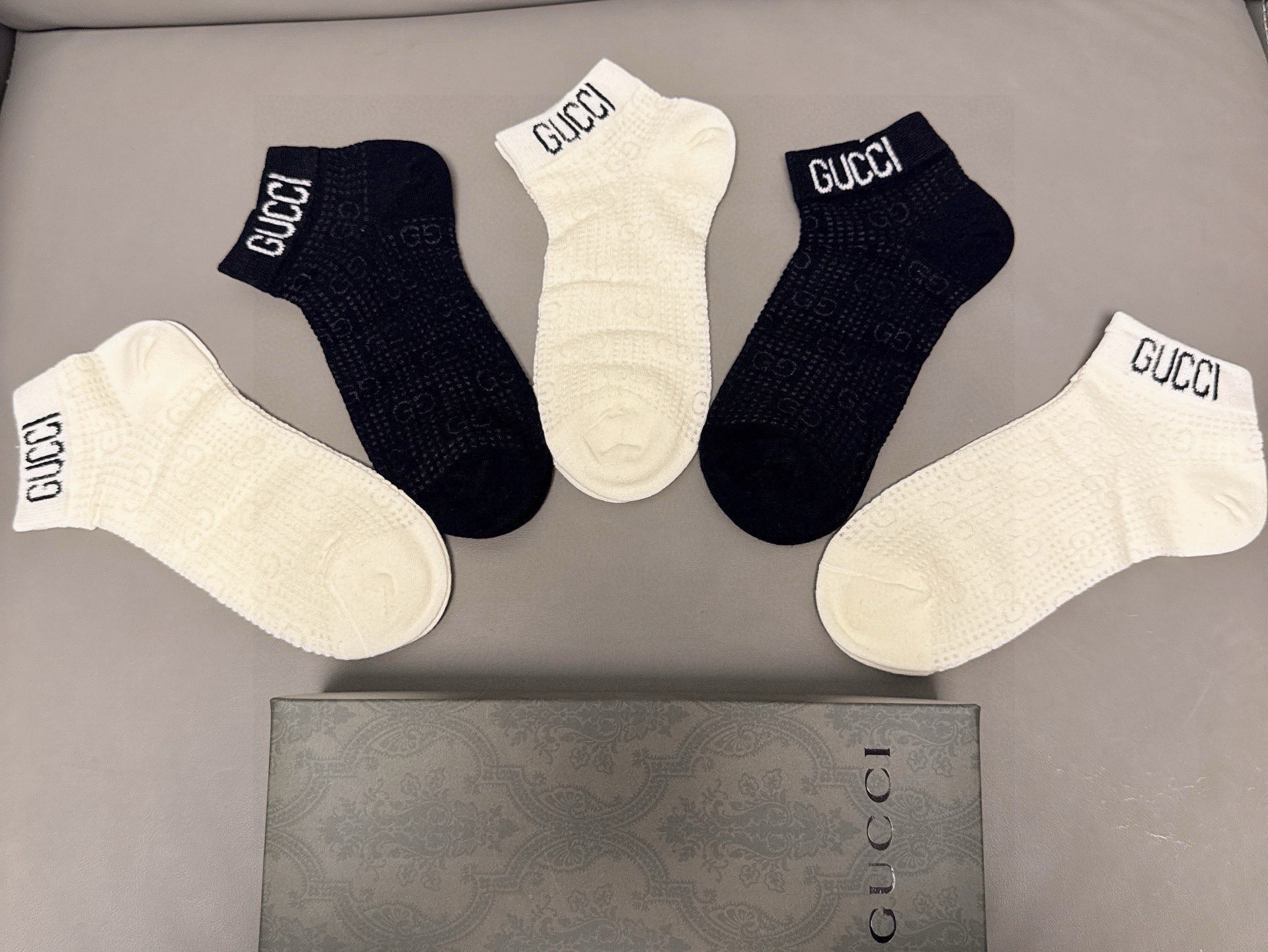 🆕Gucci · 古奇新品短袜❗️【一盒五双】提花经典标志，超级nice，实物超漂亮，超火爆小单品，大牌