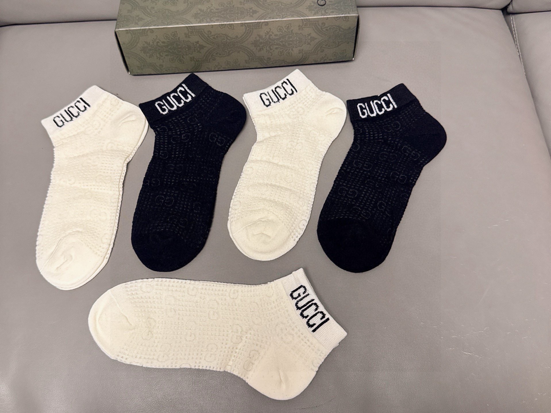 🆕Gucci · 古奇新品短袜❗️【一盒五双】提花经典标志，超级nice，实物超漂亮，超火爆小单品，大牌