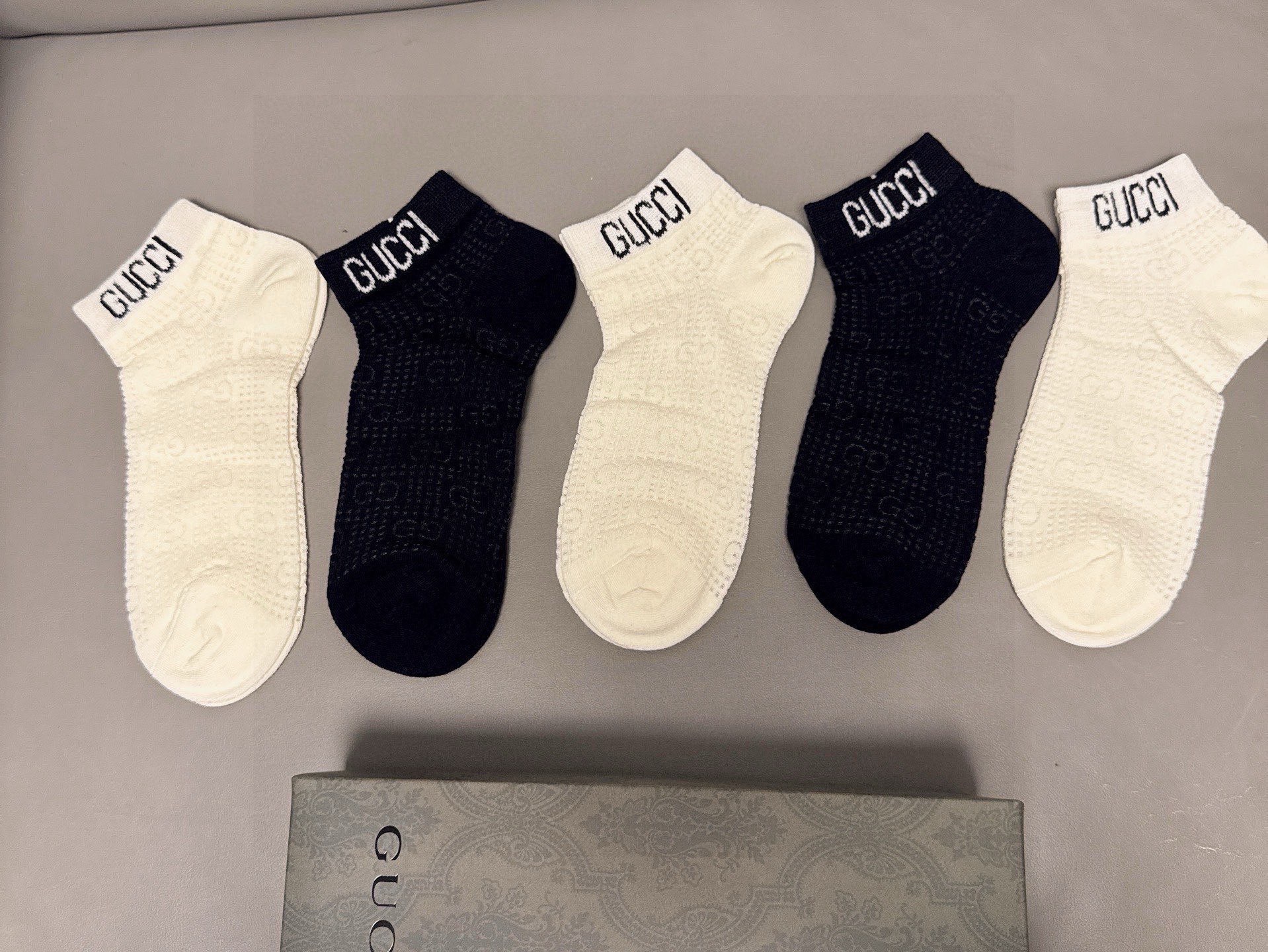 🆕Gucci · 古奇新品短袜❗️【一盒五双】提花经典标志，超级nice，实物超漂亮，超火爆小单品，大牌
