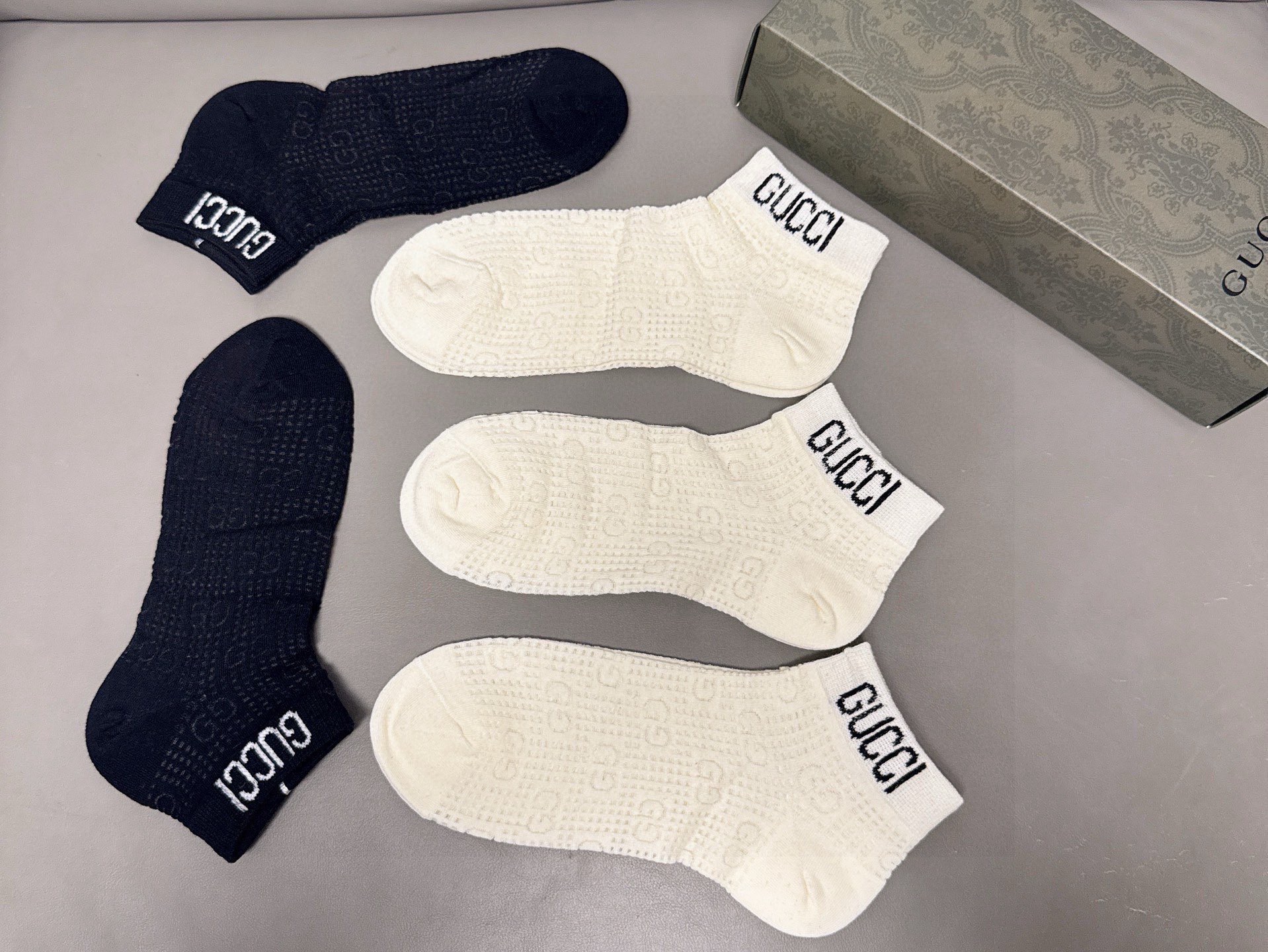 🆕Gucci · 古奇新品短袜❗️【一盒五双】提花经典标志，超级nice，实物超漂亮，超火爆小单品，大牌