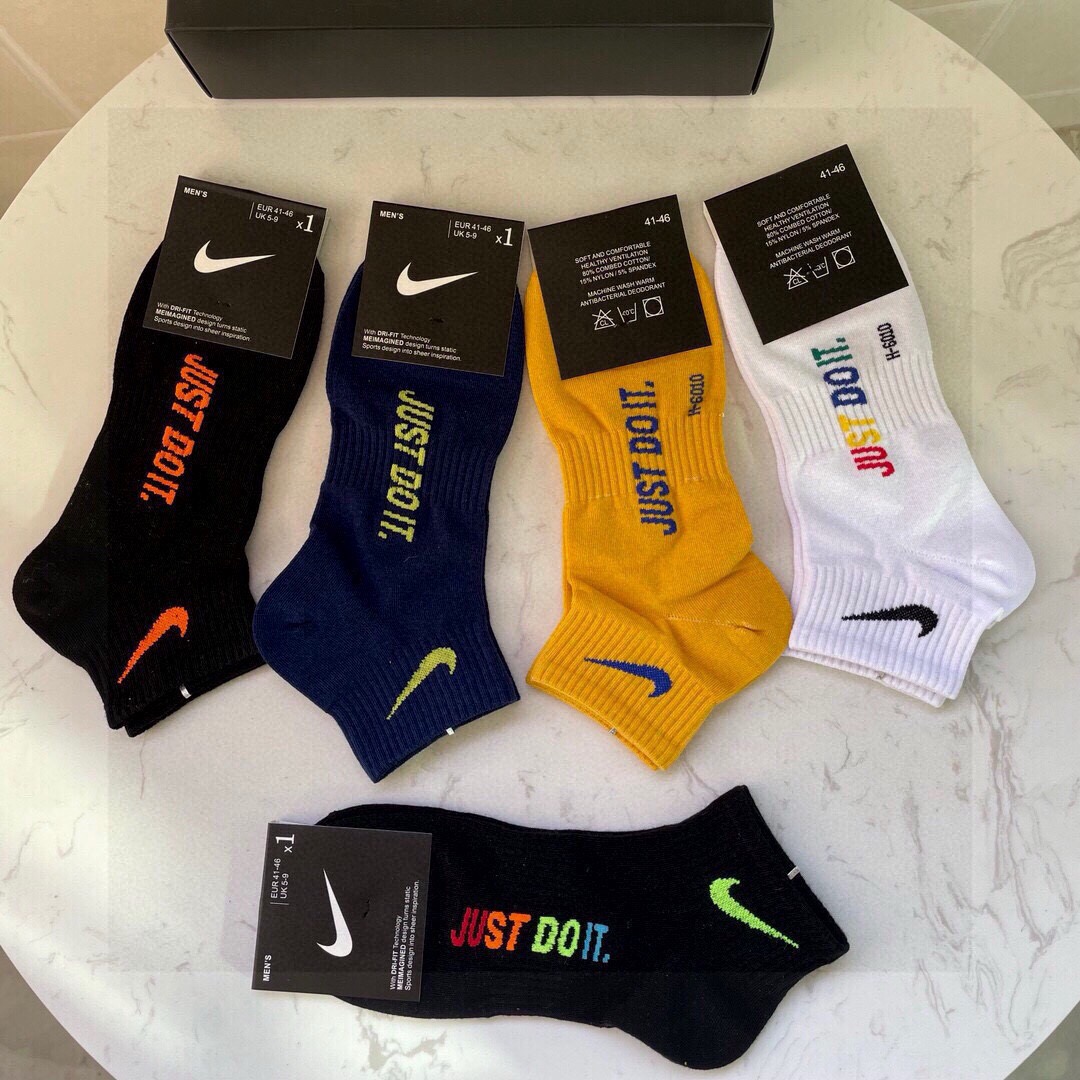 🆕【NIKE 耐克】火爆全网款❗️JUST DOIT. ☑️logo超级nice❗️袜底束脚的设计惊艳绝