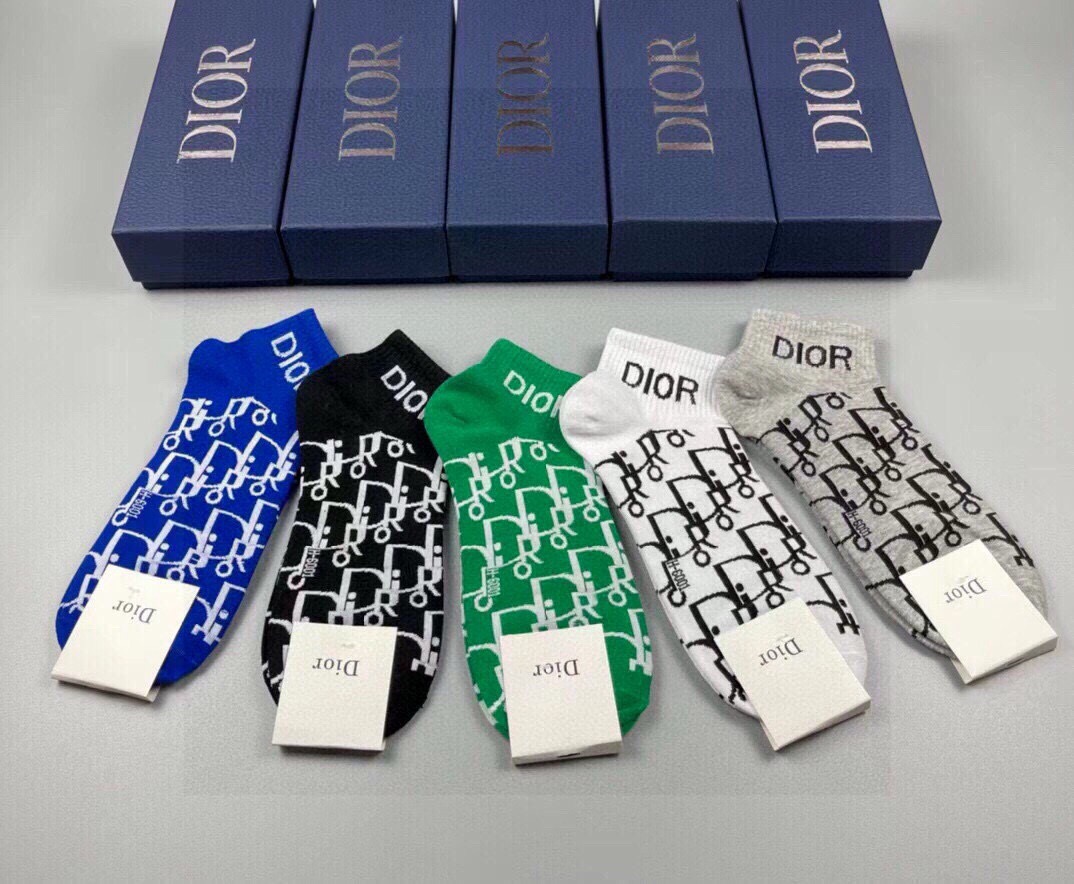 🆕Dior · 迪奥❗️D家新品短款袜子❗️【一盒五双】纯棉材质，上脚柔软舒适，经典的D家字母logo，