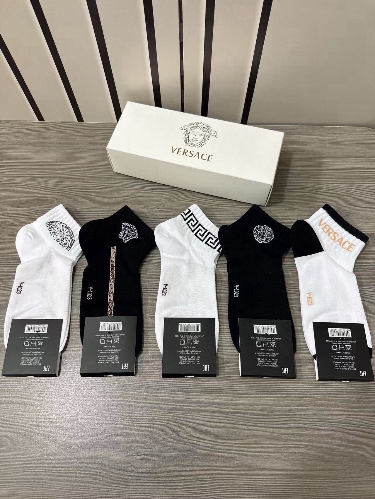 🆕Versace · 范思哲❗️新品男款袜子❗️【一盒五双】纯棉材质织造，超柔软舒适，提花经典美人头➕字