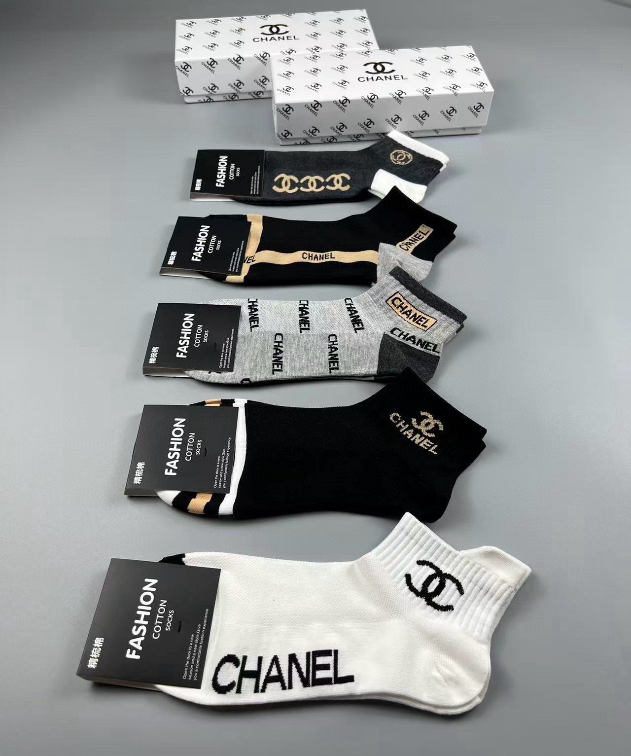 🆕CHANEL · 香奈儿❗️香奶奶家经典男款袜子❗️【一盒五双】纯棉材质，柔软舒适透气，提花经典品牌全
