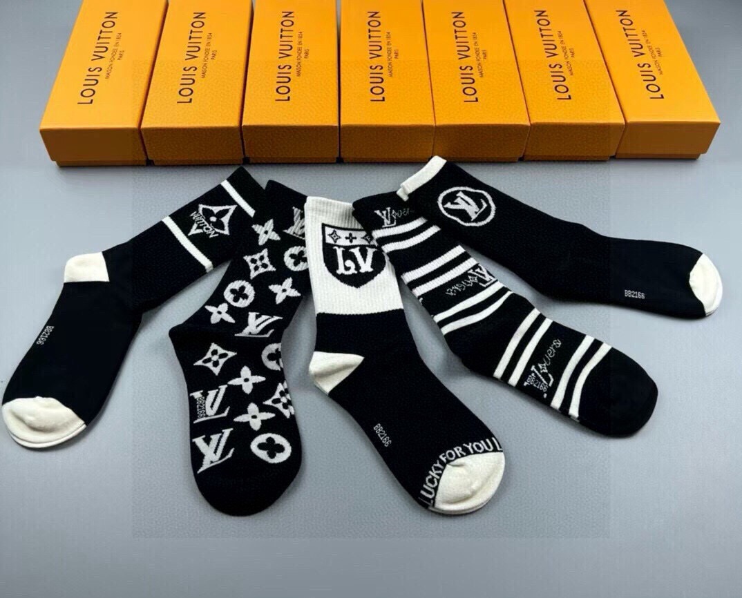 🆕Louis Vuitton · 路易威登❗️驴家新品高筒袜子❗️【一盒五双】纯棉材质，提花经典标志，柔
