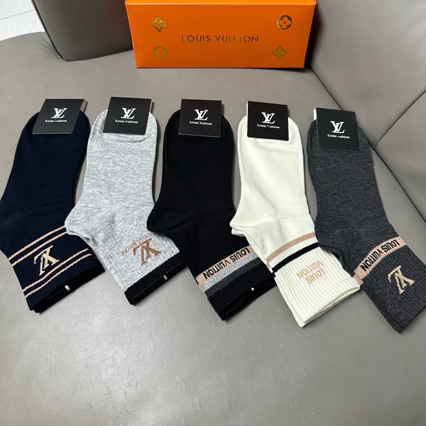 🆕Louis Vuitton · 路易威登❗️驴家新品男款袜子❗️【一盒五双】驴家经典logo，纯棉材质