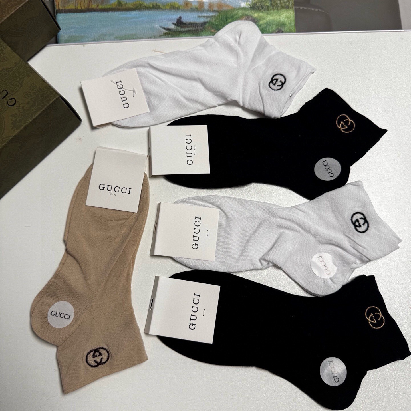 🆕Gucci · 古奇❗️G家新品女款袜子❗️【一盒五双】轻薄款，经典双G字母刺绣，透气柔软舒适，超火爆