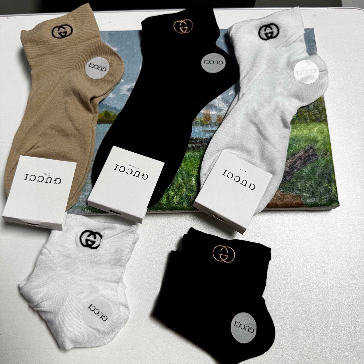 🆕Gucci · 古奇❗️G家新品女款袜子❗️【一盒五双】轻薄款，经典双G字母刺绣，透气柔软舒适，超火爆