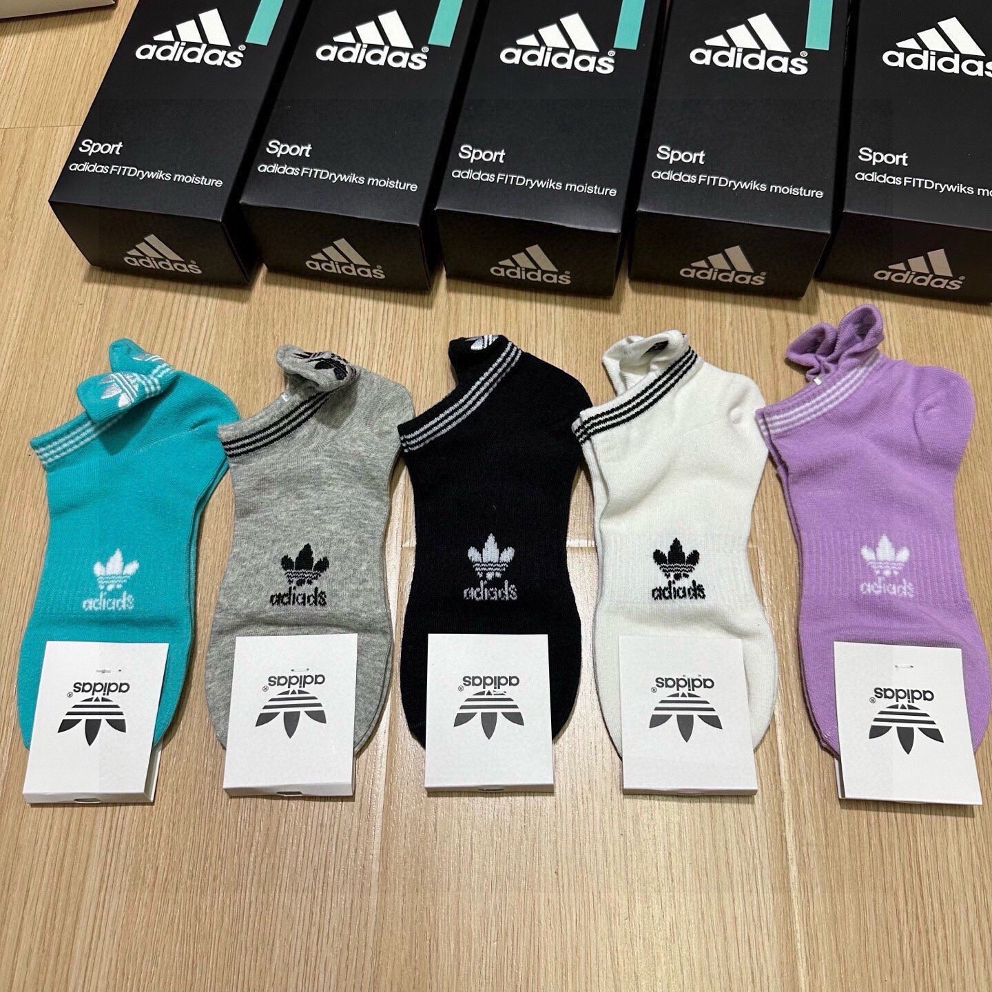 🆕Adidas · 阿迪达斯❗️火爆全网的三叶草❗️☘️logo超级nice❗️❗️设计惊艳绝伦超级好看