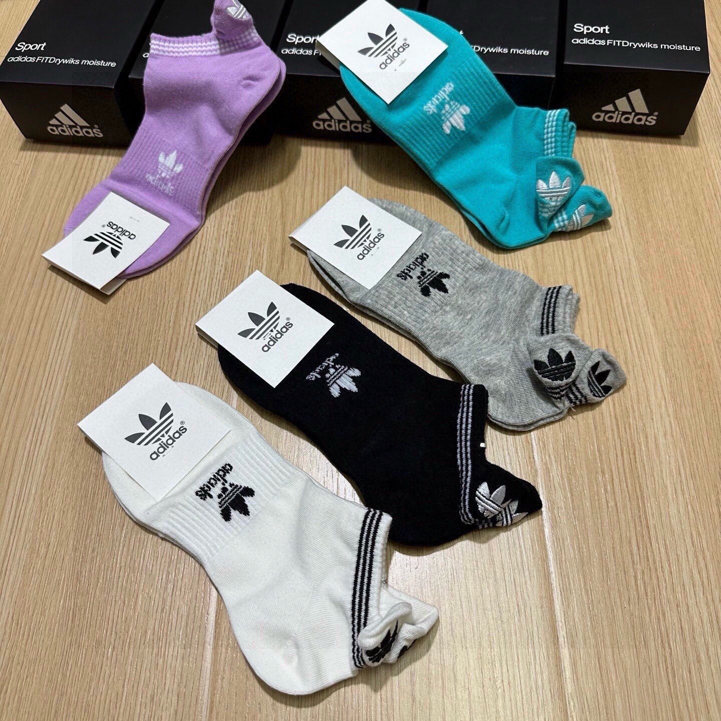🆕Adidas · 阿迪达斯❗️火爆全网的三叶草❗️☘️logo超级nice❗️❗️设计惊艳绝伦超级好看